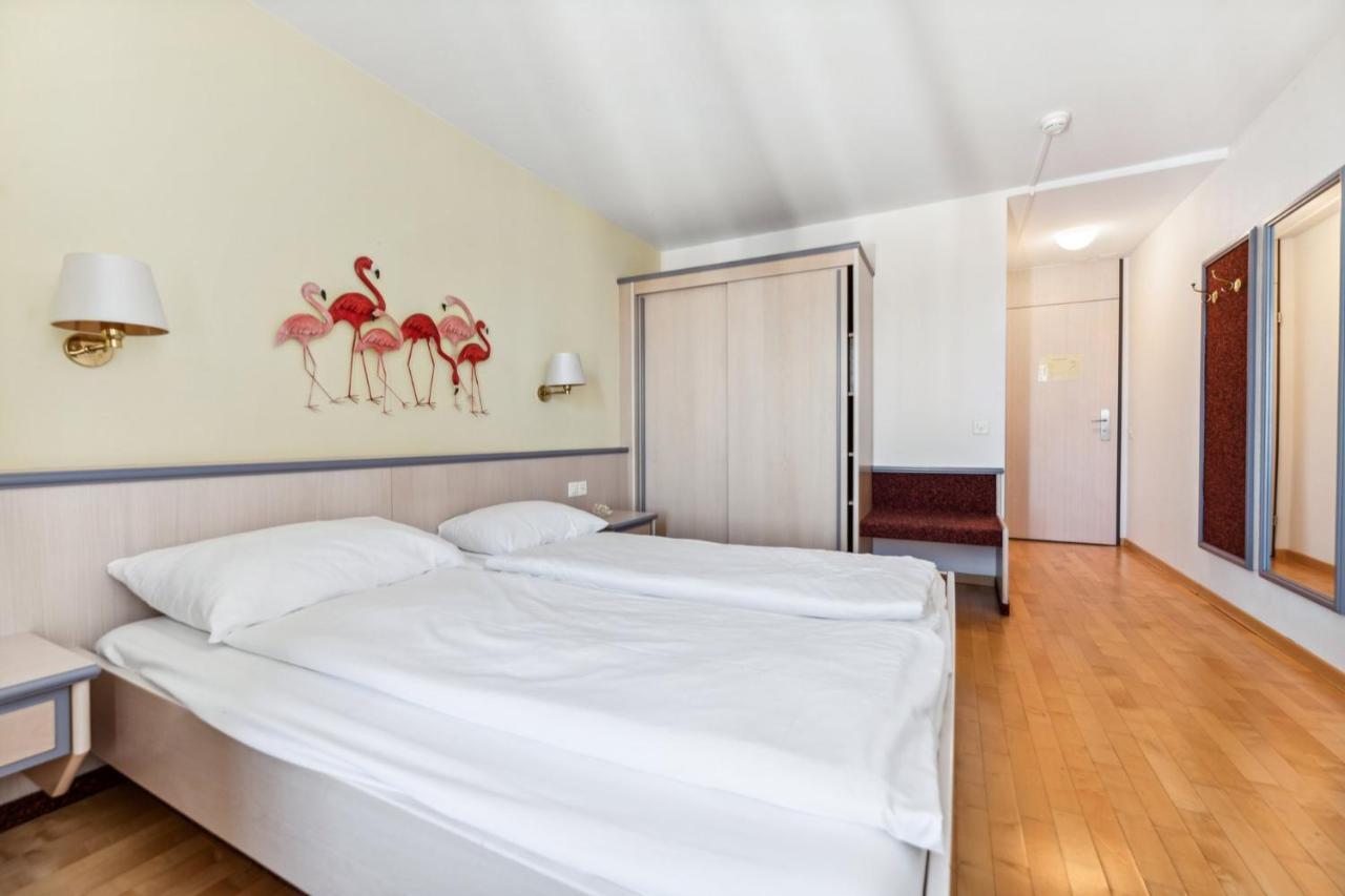 Becozy Du Lac Self-Check In Hotel Riviera Edition เวเดนส์วิล ภายนอก รูปภาพ